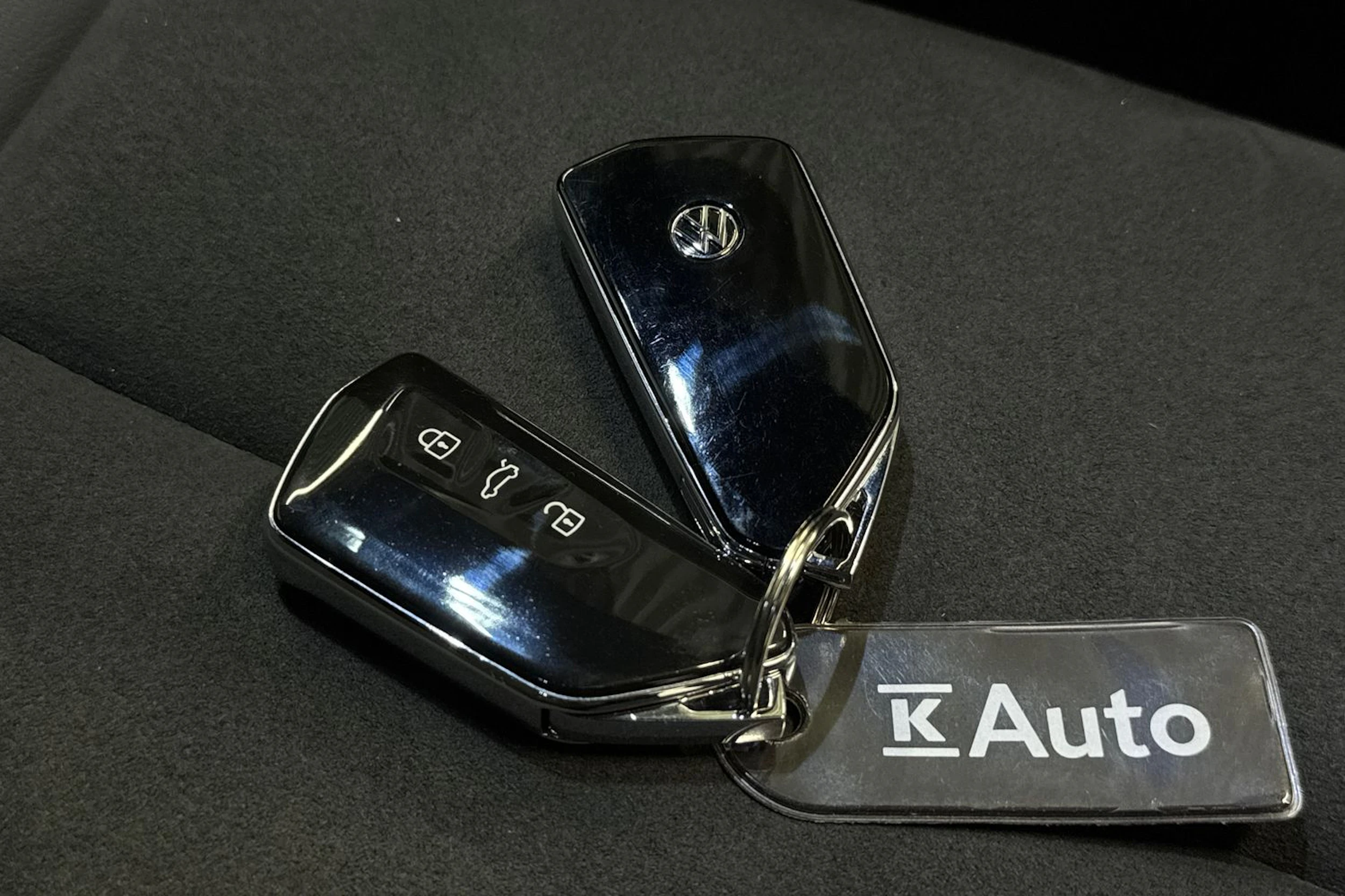 musta Volkswagen ID.4 2024 kuva 41.