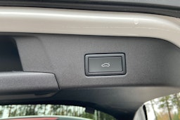 valkoinen Volkswagen ID.4 2024 kuva 12.