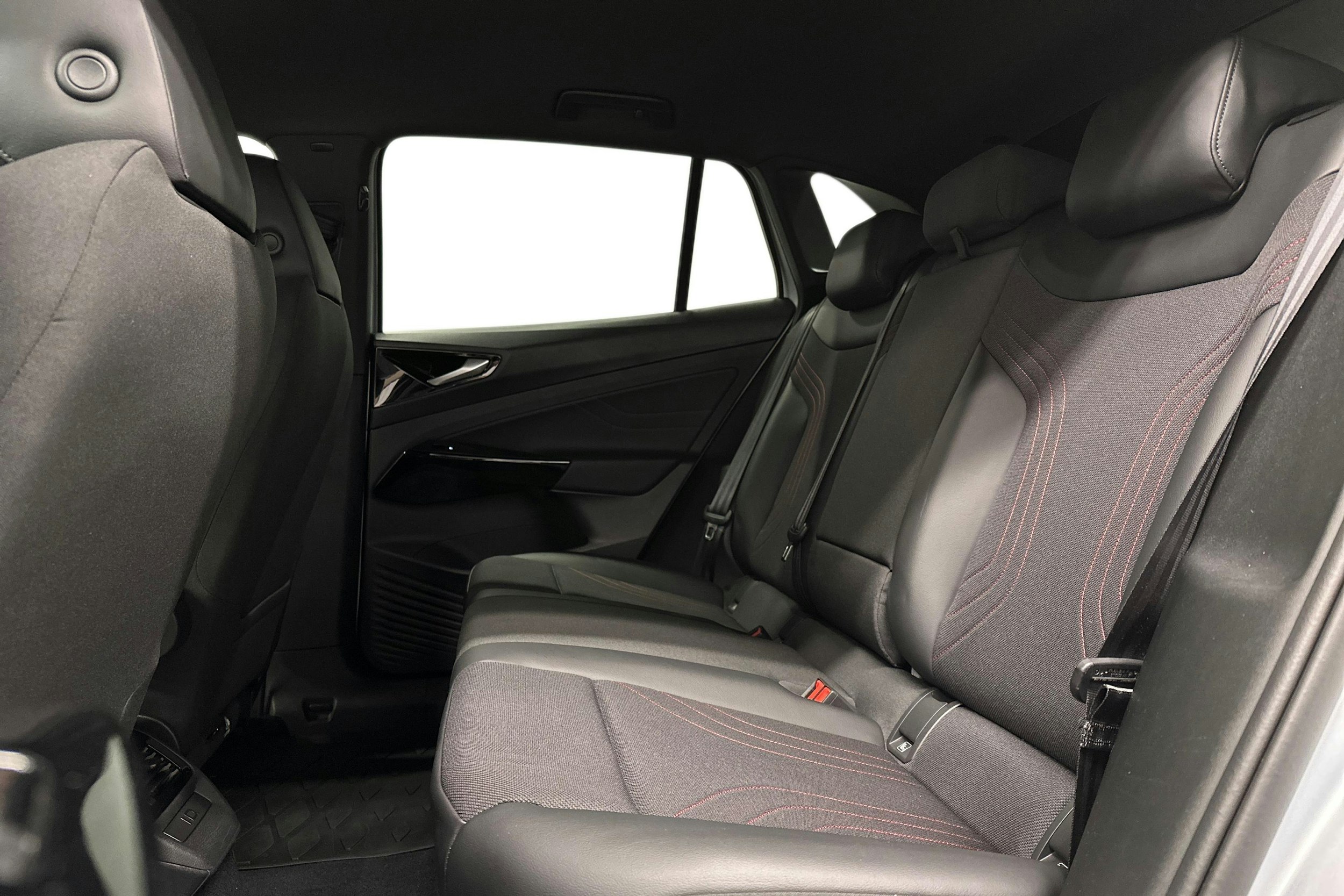 hopea Volkswagen ID.4 2024 kuva 11.