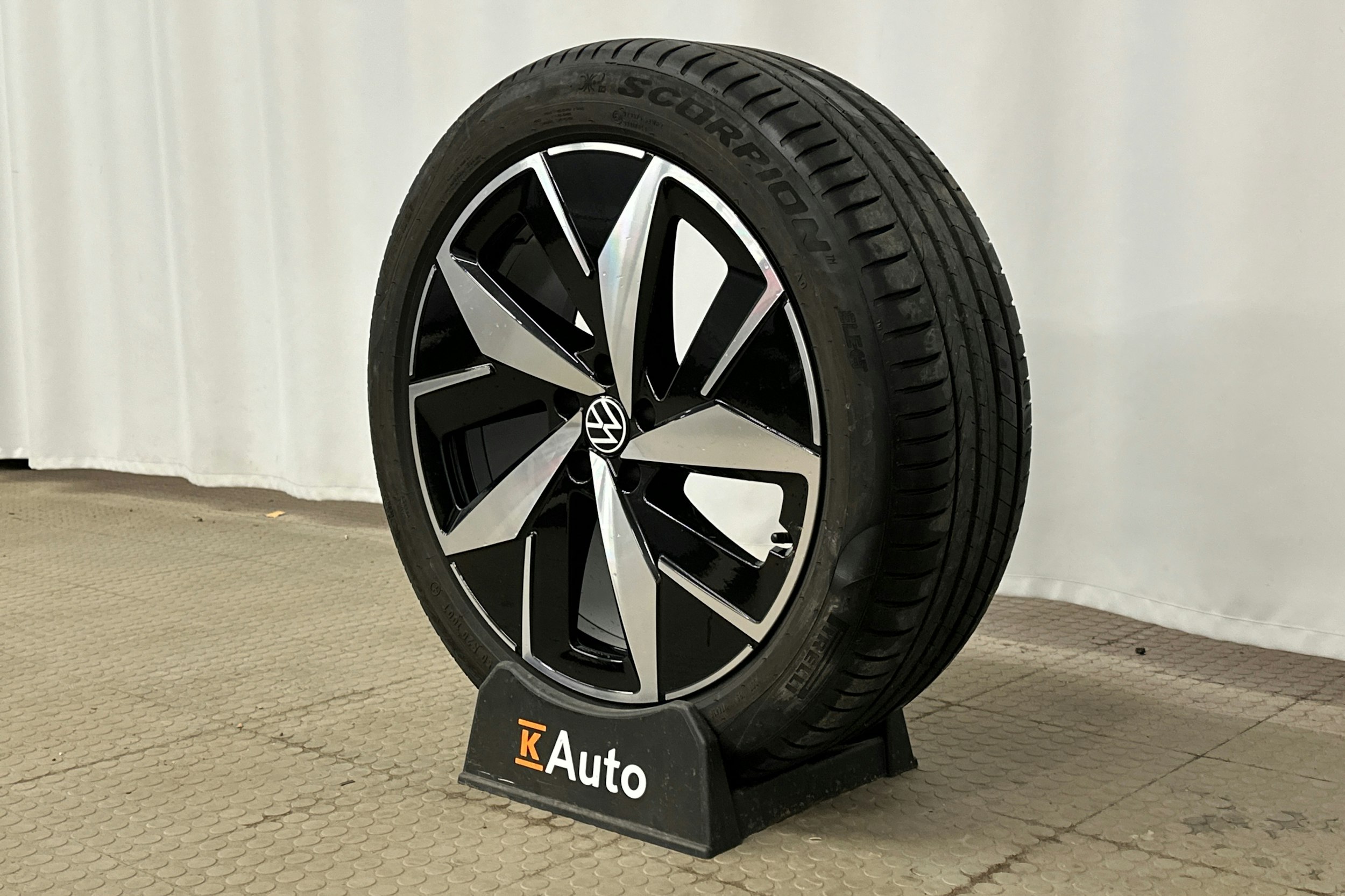 hopea Volkswagen ID.4 2024 kuva 14.