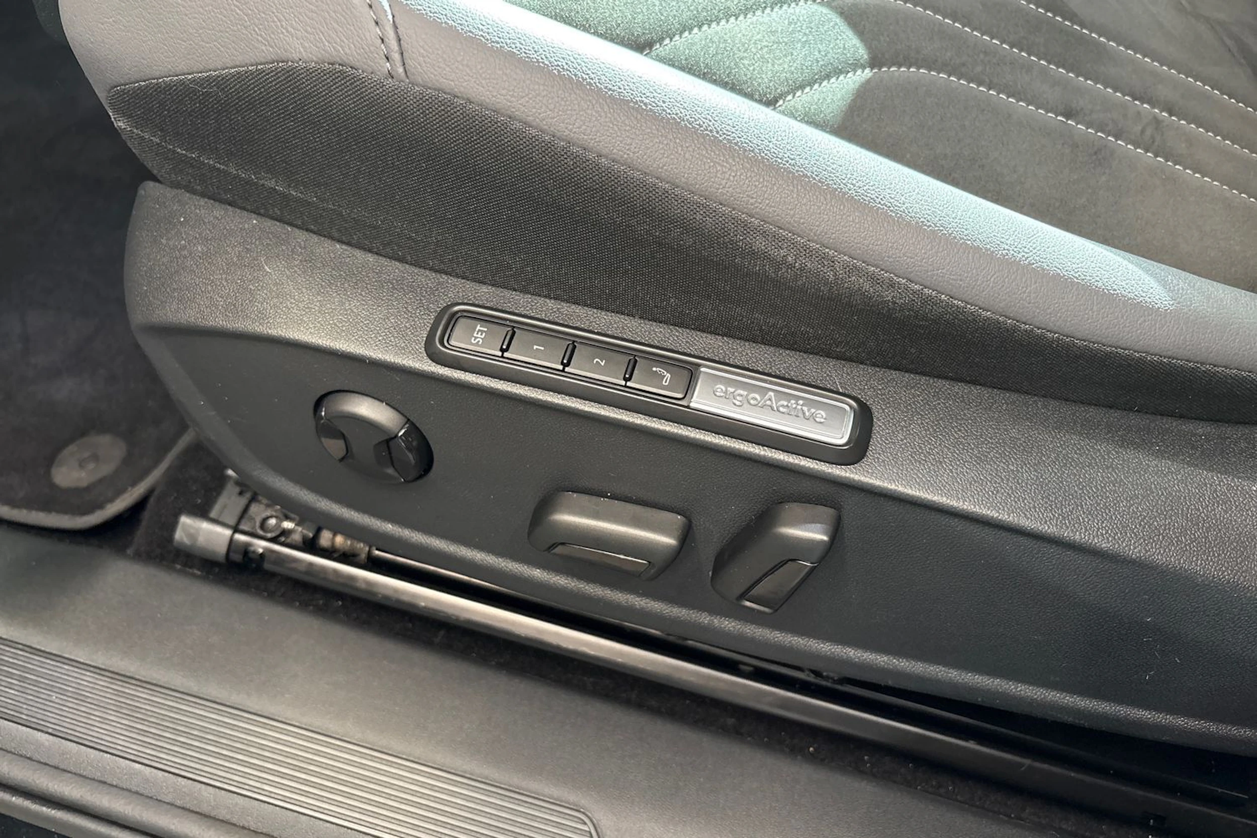 musta Volkswagen ID.4 2024 kuva 19.