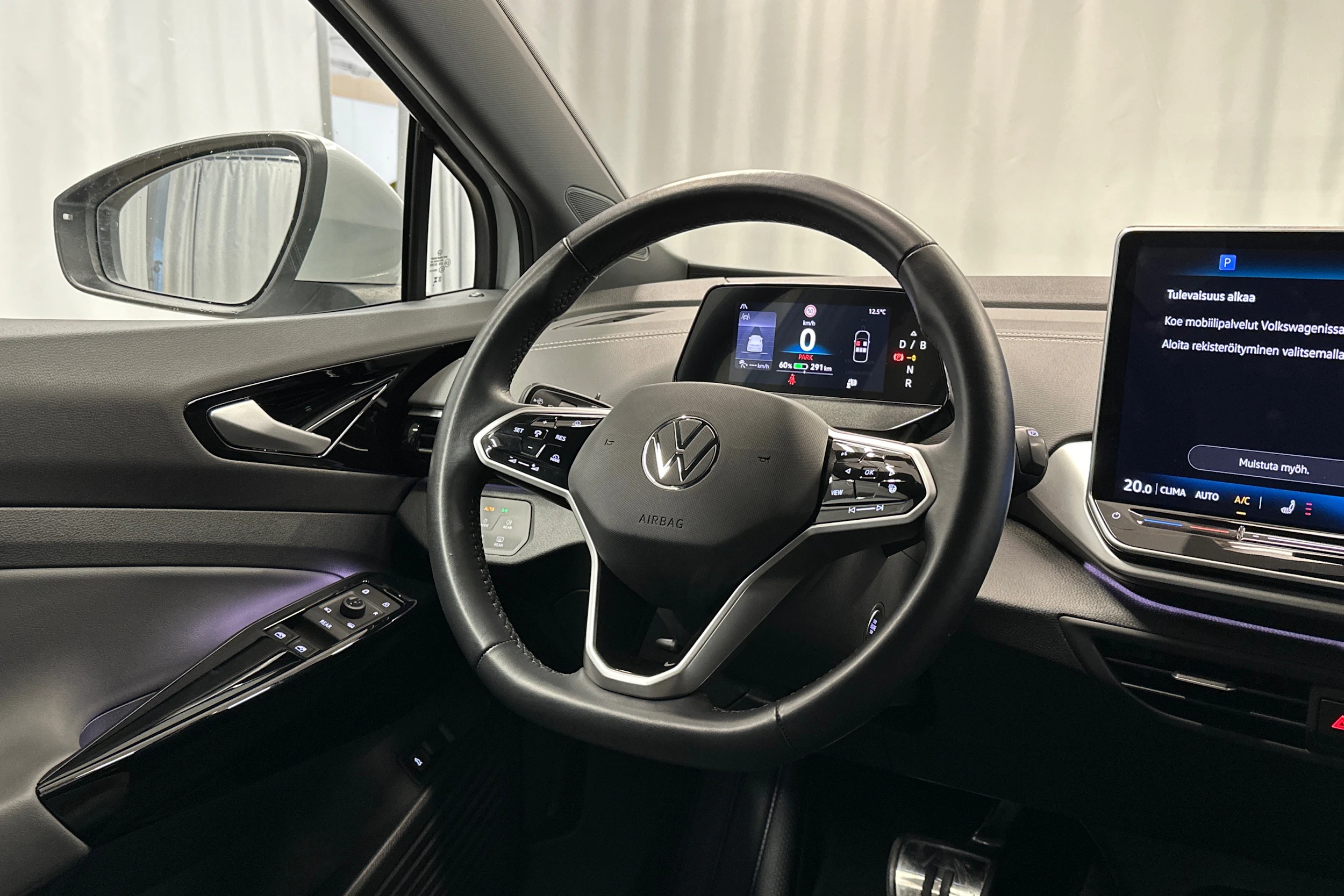 valkoinen Volkswagen ID.4 2024 kuva 12.