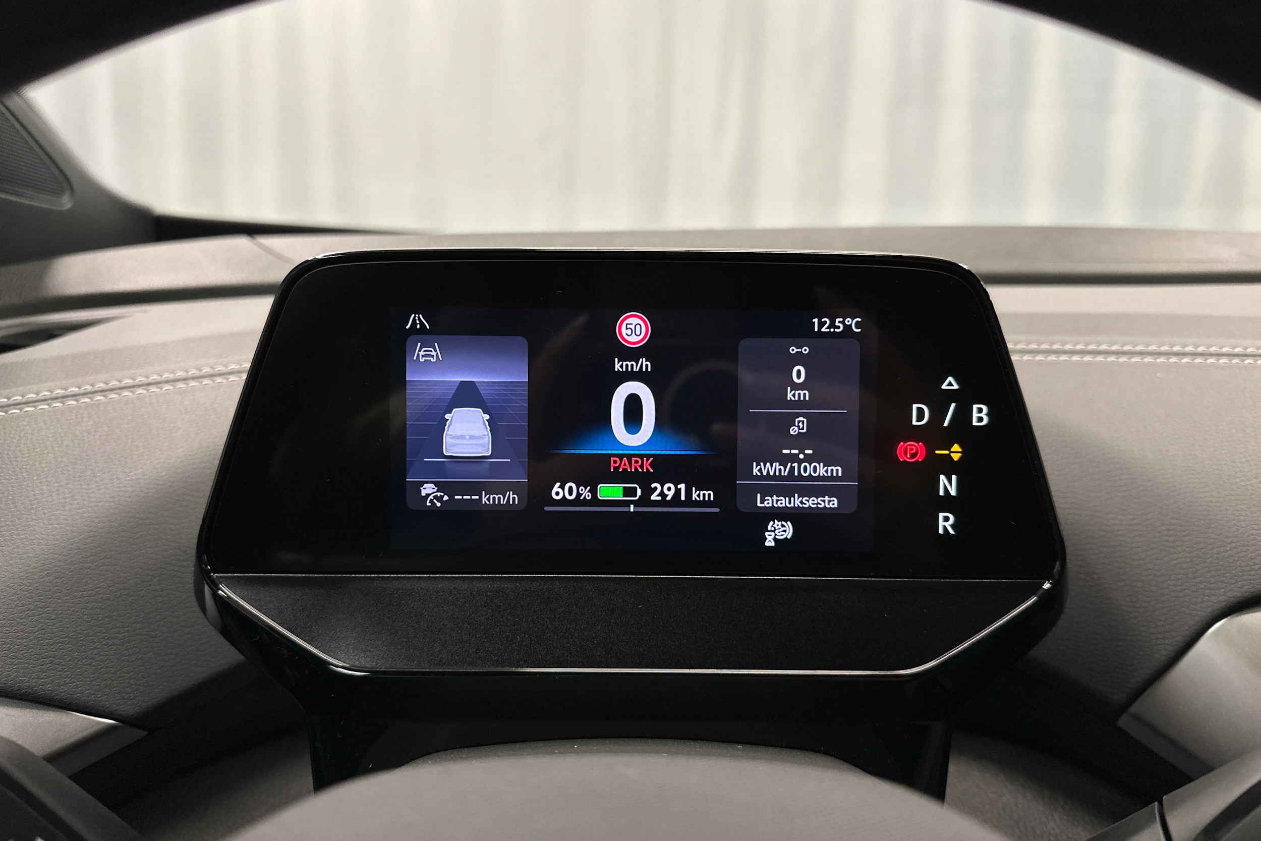 valkoinen Volkswagen ID.4 2024 kuva 15.