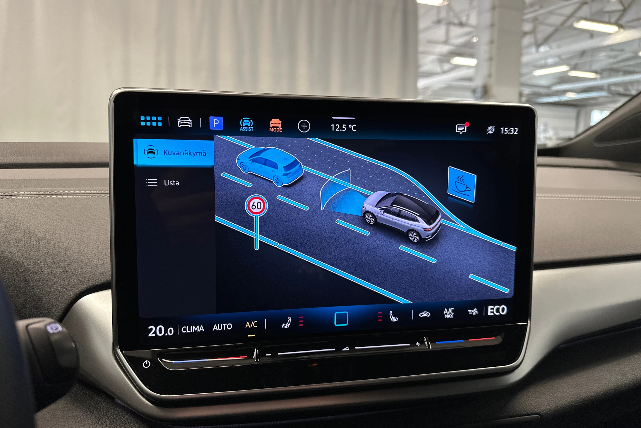 valkoinen Volkswagen ID.4 2024 kuva 24.