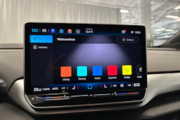 valkoinen Volkswagen ID.4 2024 kuva 29.