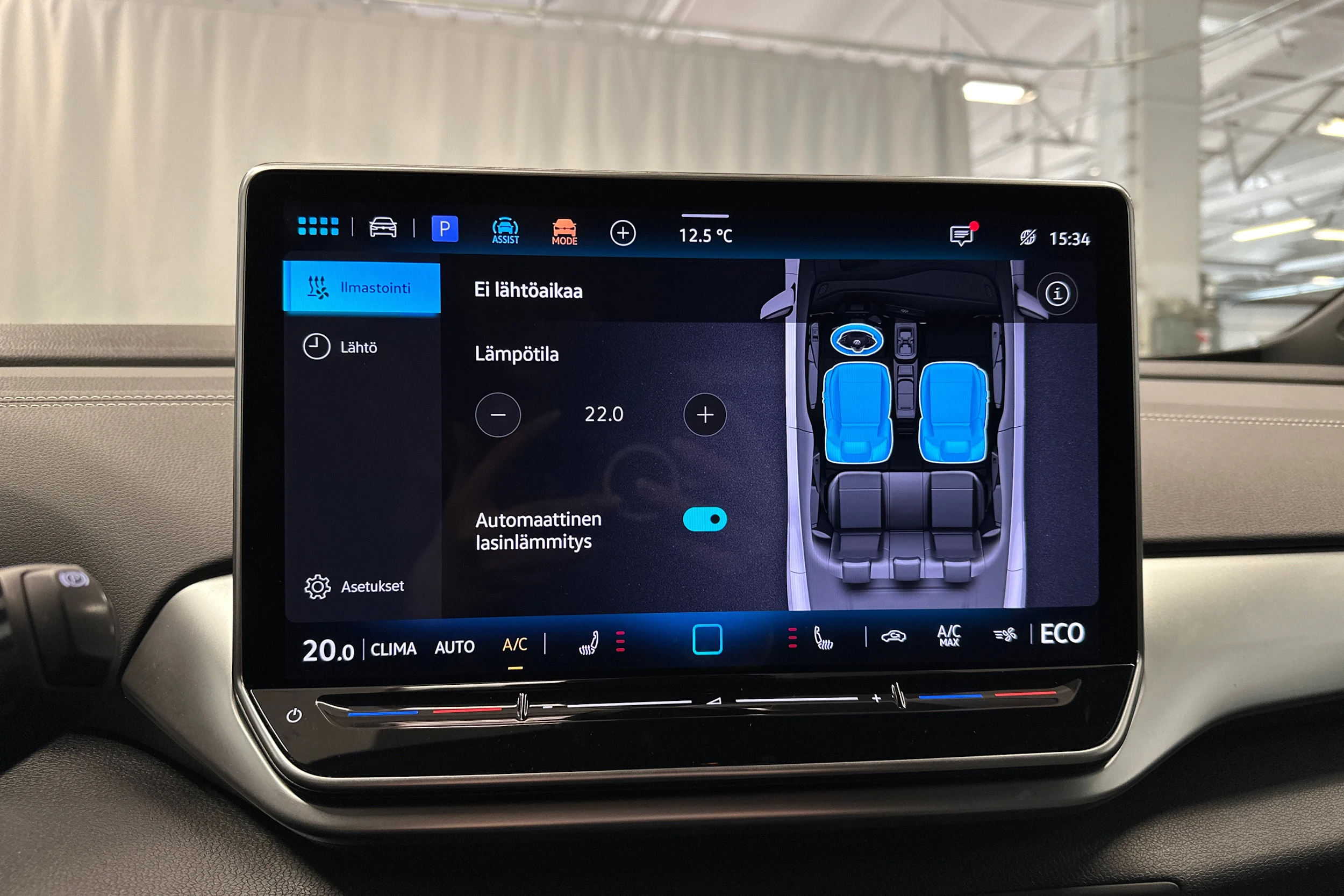 valkoinen Volkswagen ID.4 2024 kuva 30.