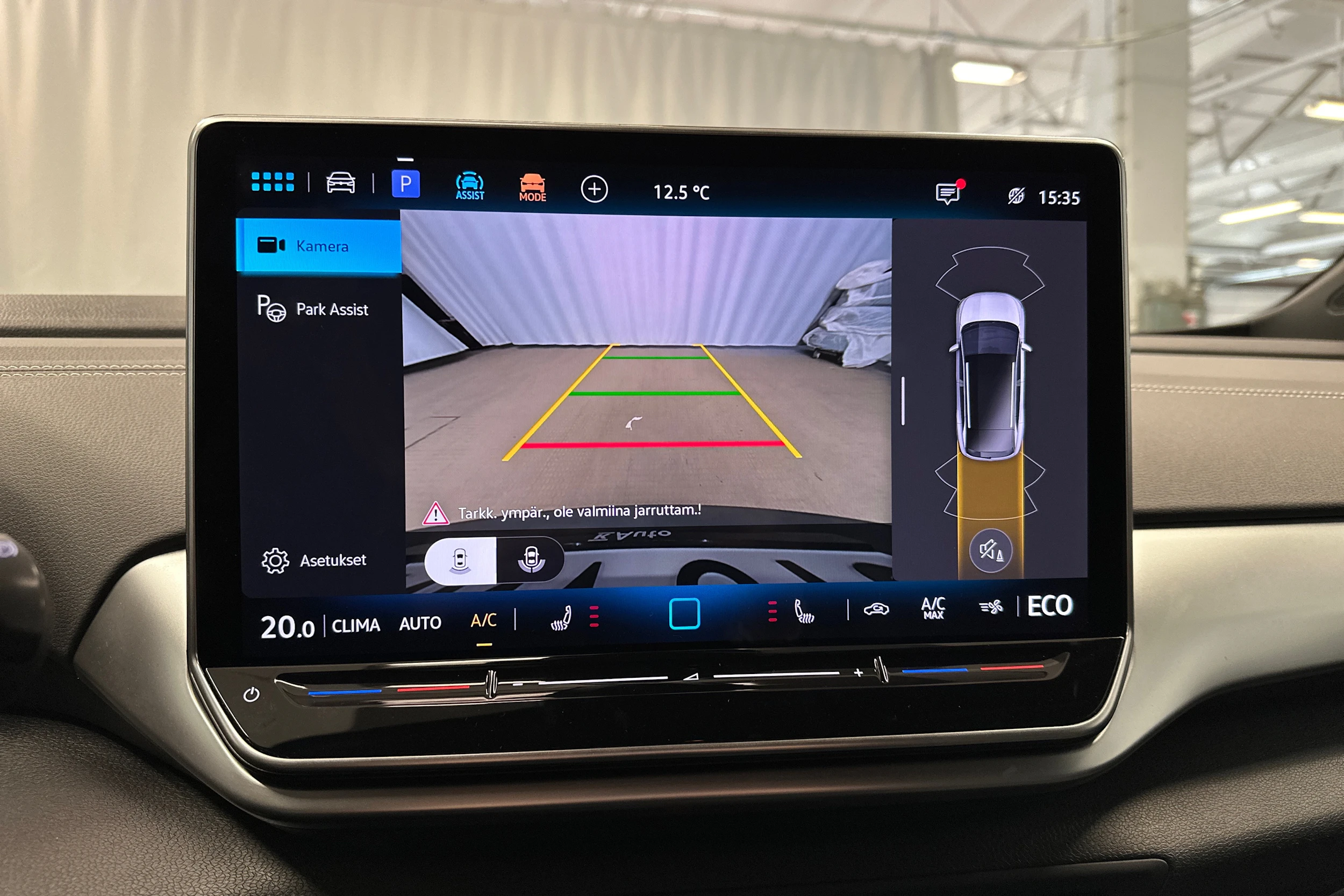 valkoinen Volkswagen ID.4 2024 kuva 32.