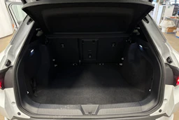 valkoinen Volkswagen ID.4 2024 kuva 34.