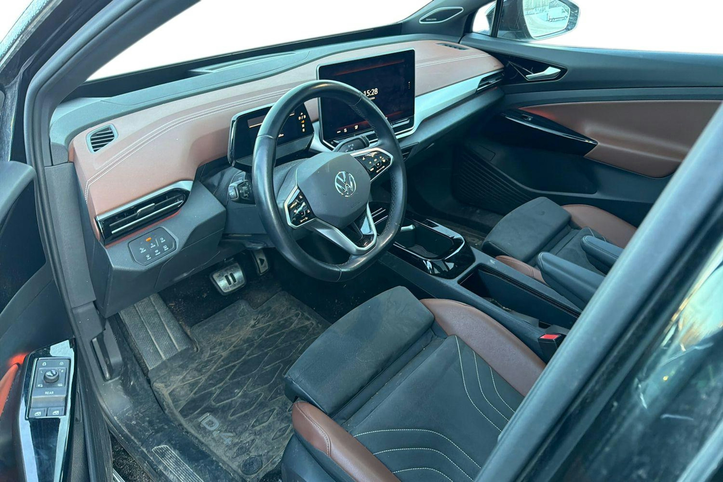 musta Volkswagen ID.4 2024 kuva 3.