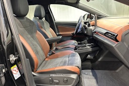 musta Volkswagen ID.4 2024 kuva 16.