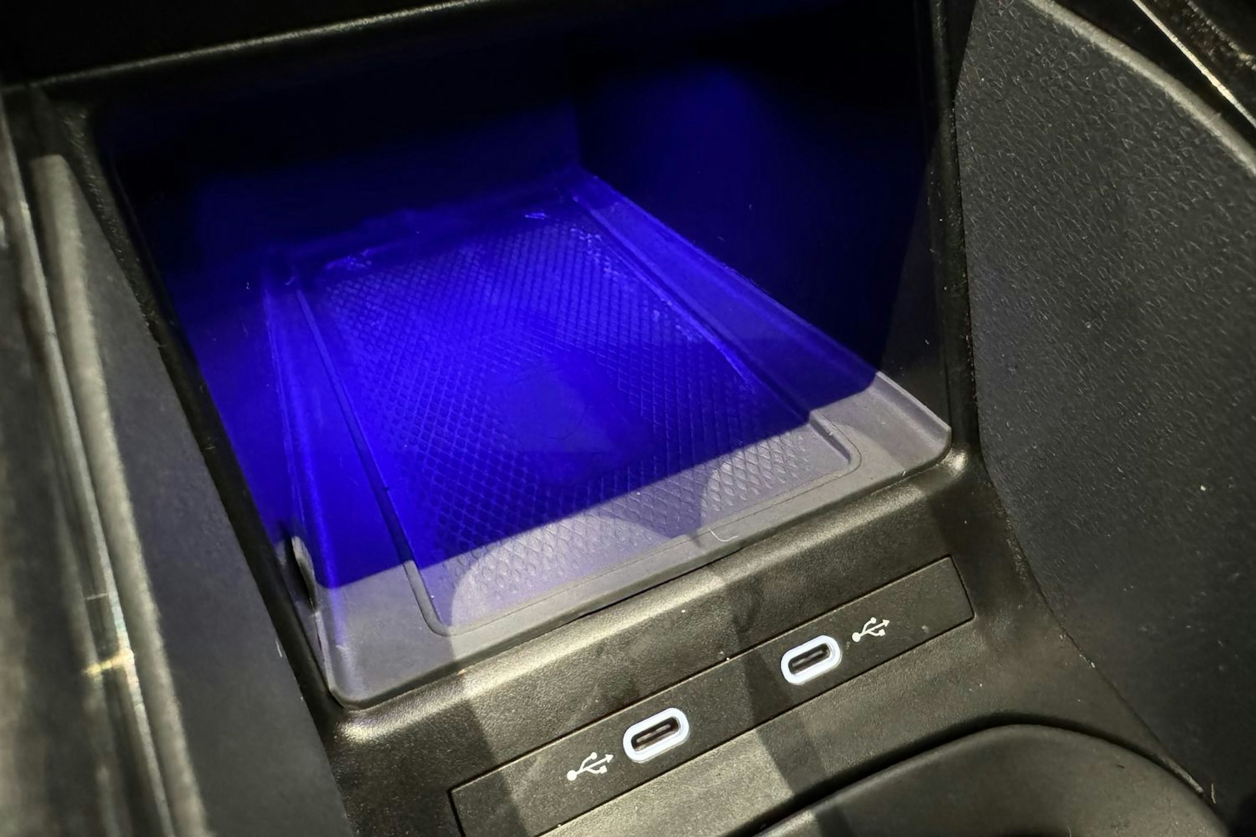 musta Volkswagen ID.4 2024 kuva 33.