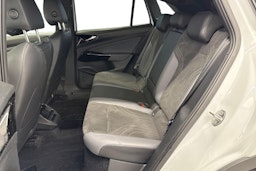 Valkoinen Volkswagen ID.4 2024 kuva 10.