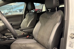 Valkoinen Volkswagen ID.4 2024 kuva 22.