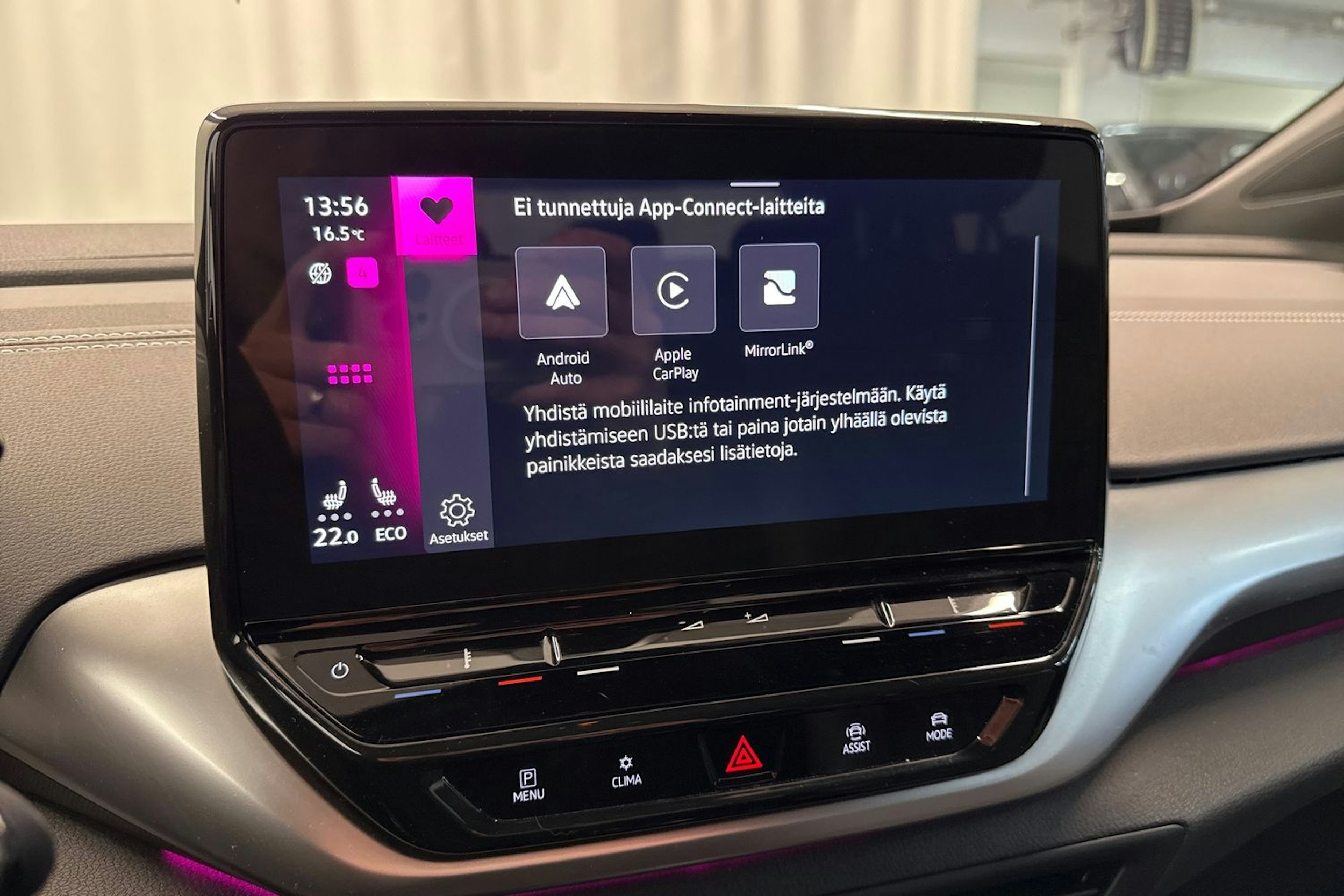 Valkoinen Volkswagen ID.4 2024 kuva 27.