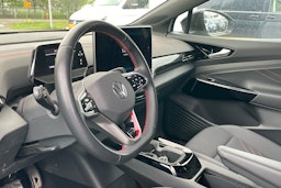 valkoinen Volkswagen ID.4 2024 kuva 3.