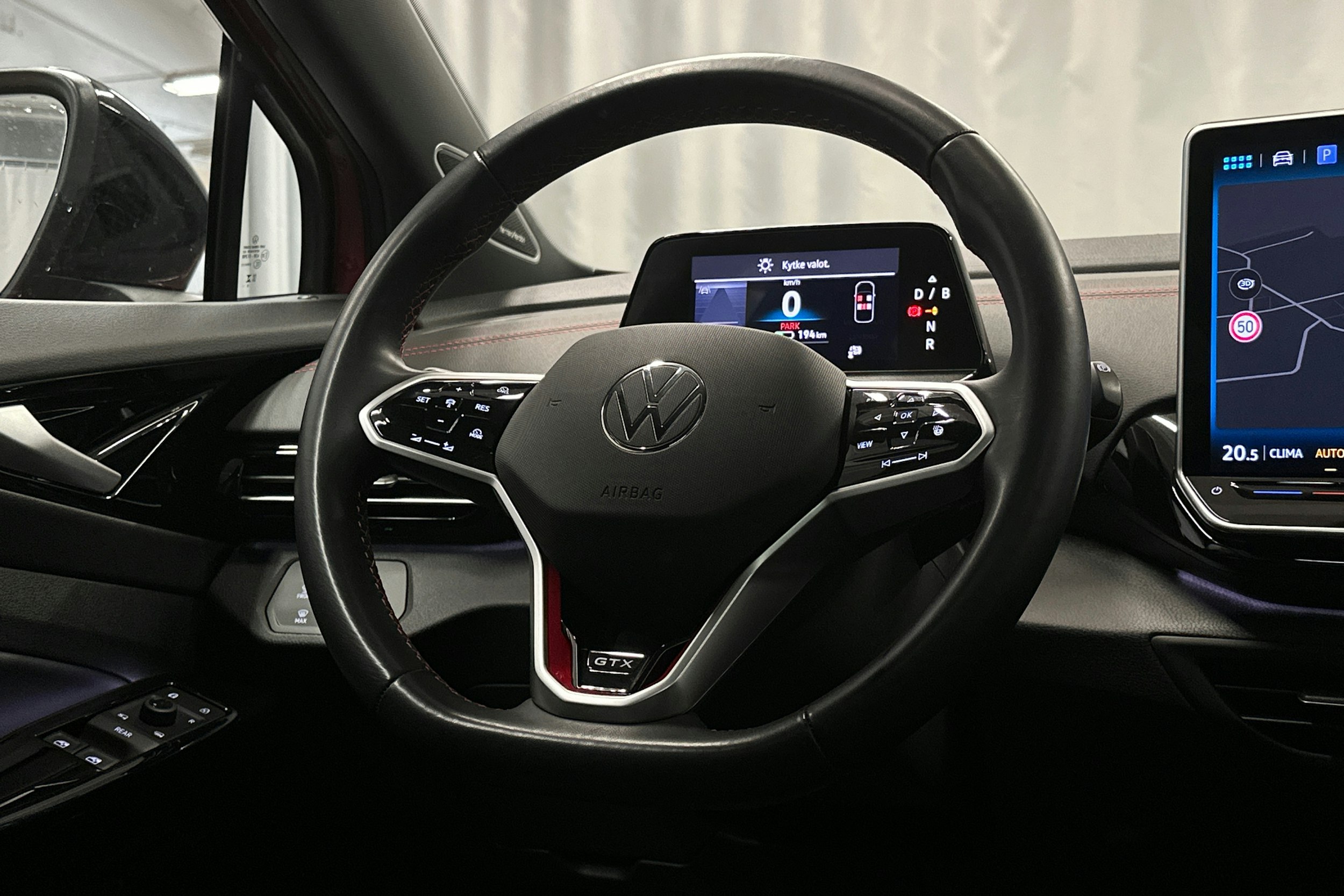 punainen Volkswagen ID.4 2024 kuva 16.