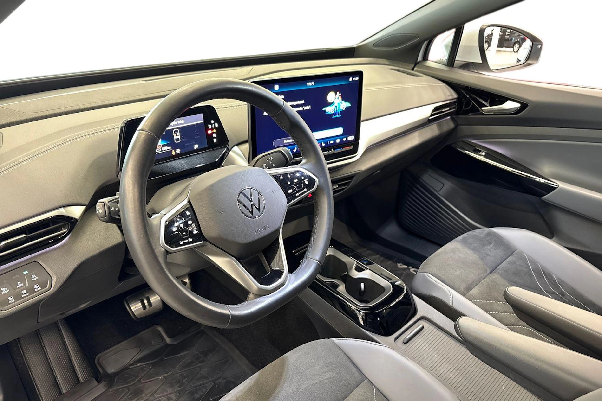 valkoinen Volkswagen ID.4 2024 kuva 6.