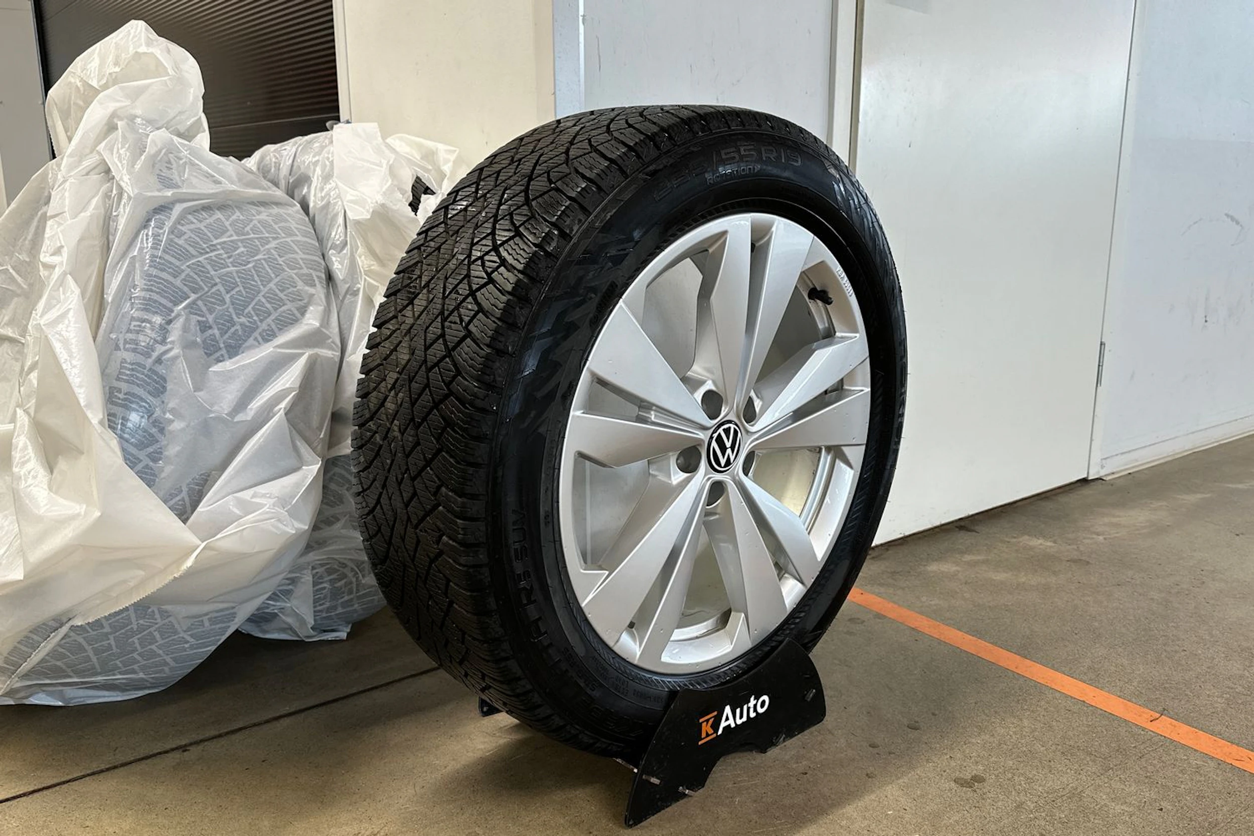 met. sininen Volkswagen ID.4 2024 kuva 10.