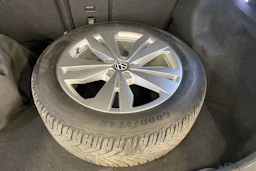 Musta Volkswagen ID.4 2024 kuva 13.