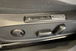 Musta Volkswagen ID.4 2024 kuva 26.