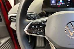 punainen Volkswagen ID.4 2024 kuva 14.