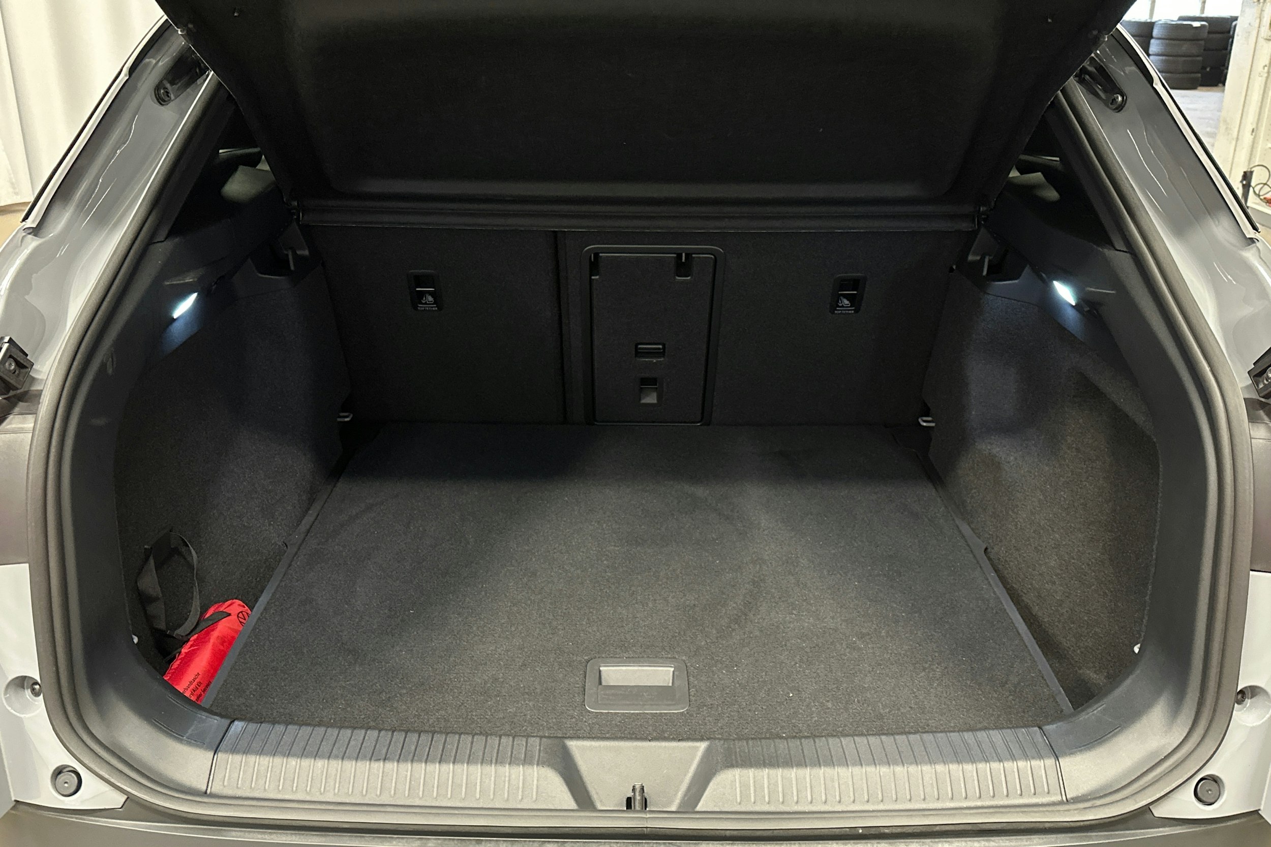 harmaa Volkswagen ID.4 2024 kuva 15.