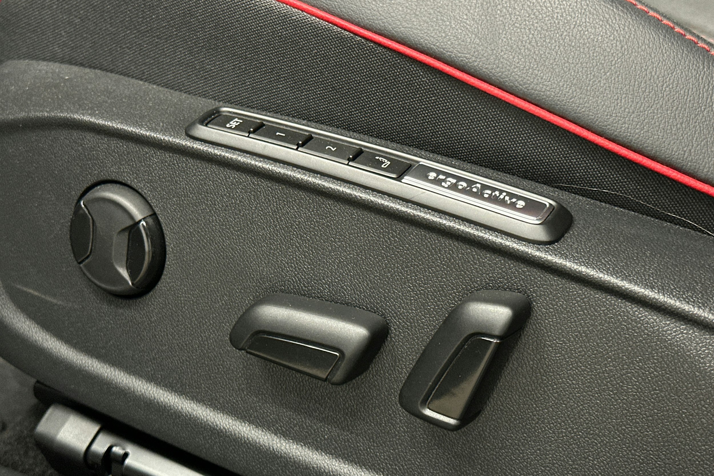 harmaa Volkswagen ID.4 2024 kuva 19.