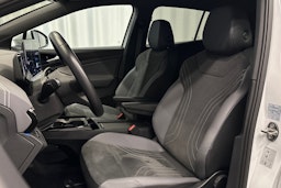 valkoinen Volkswagen ID.4 2024 kuva 17.