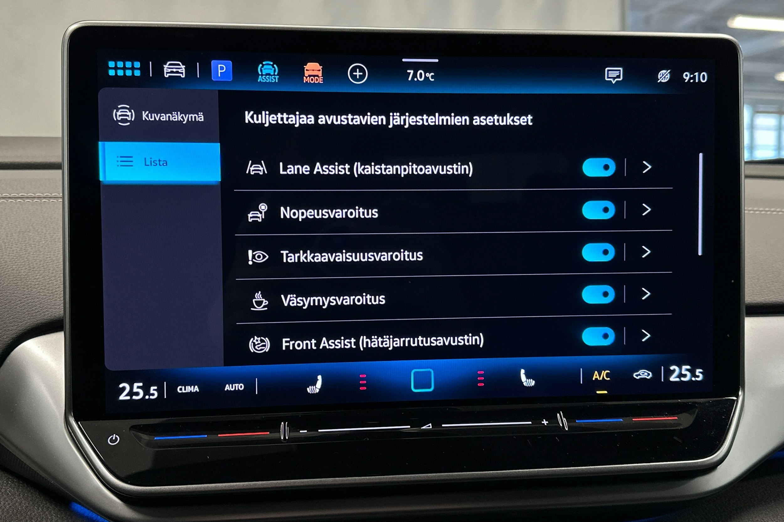 valkoinen Volkswagen ID.4 2024 kuva 28.