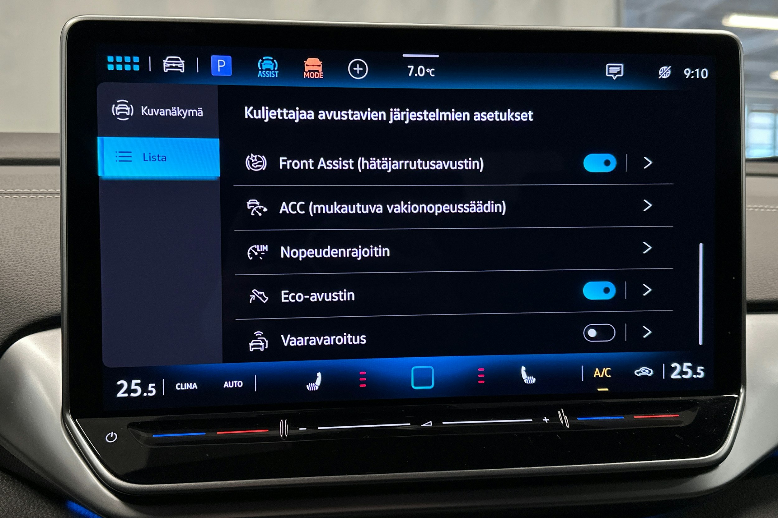 valkoinen Volkswagen ID.4 2024 kuva 29.