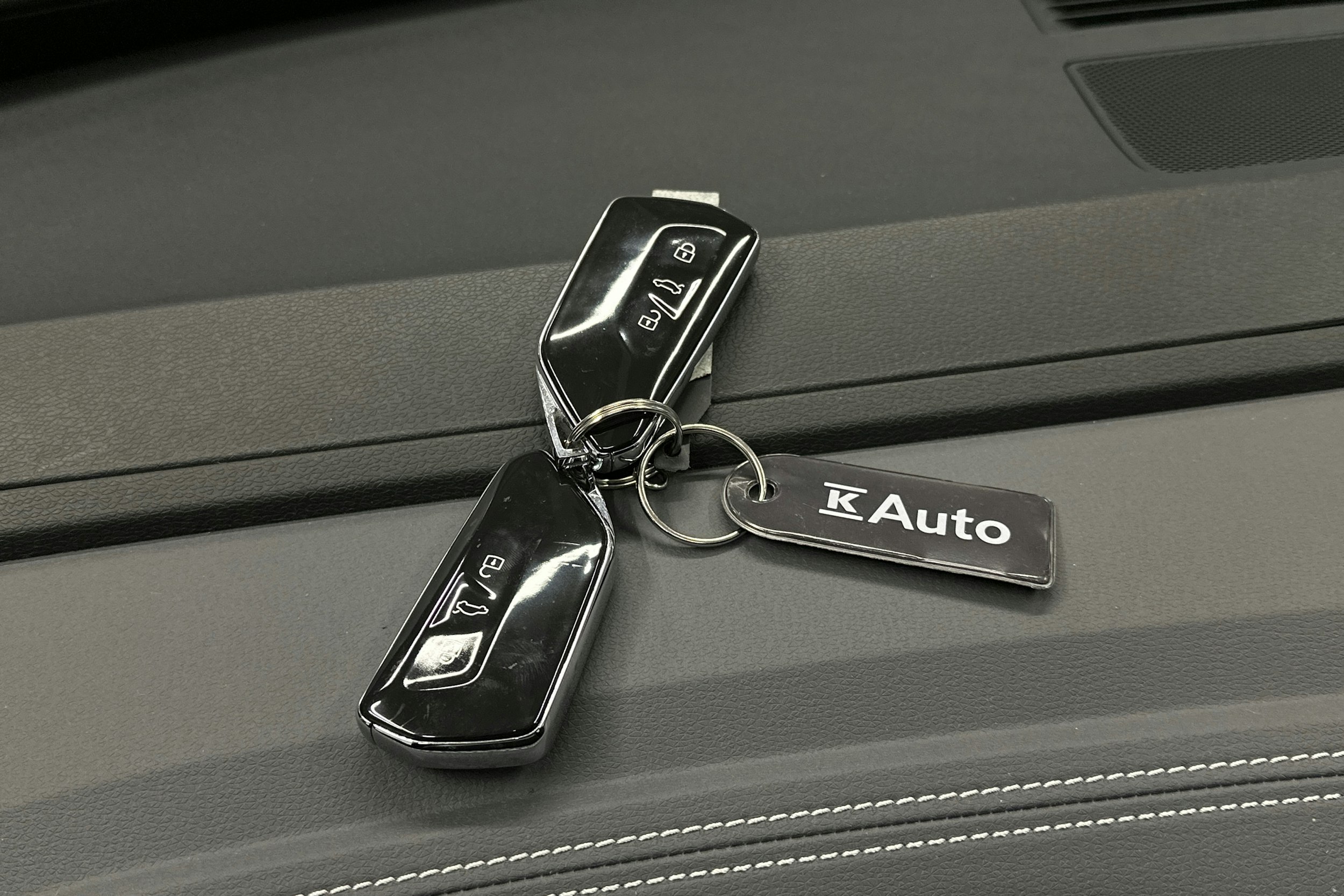 valkoinen Volkswagen ID.4 2024 kuva 33.