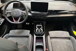 punainen Volkswagen ID.4 2024 kuva 9.