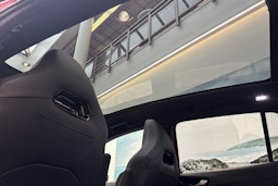 punainen Volkswagen ID.4 2024 kuva 16.