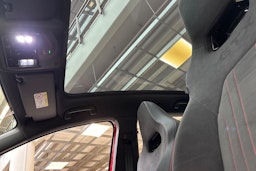 punainen Volkswagen ID.4 2024 kuva 18.