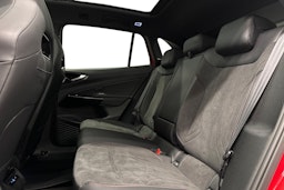 punainen Volkswagen ID.4 2024 kuva 8.