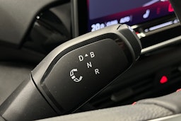 punainen Volkswagen ID.4 2024 kuva 20.