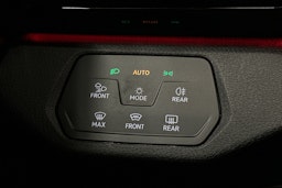 punainen Volkswagen ID.4 2024 kuva 23.