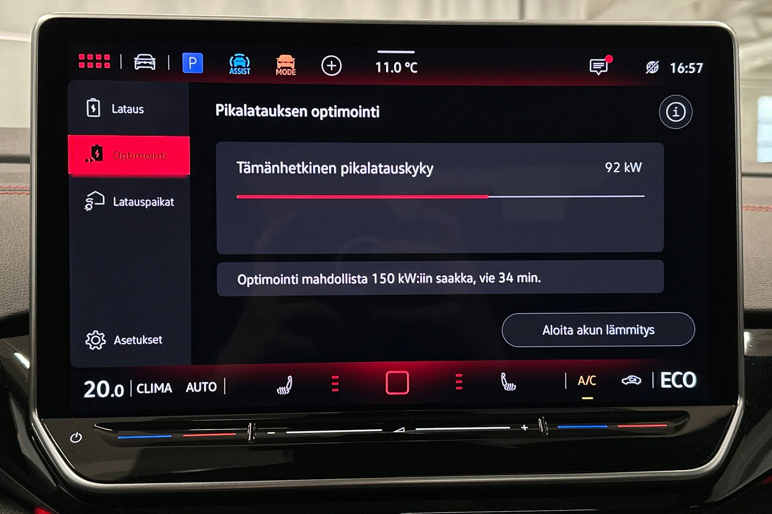 punainen Volkswagen ID.4 2024 kuva 26.