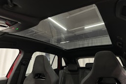 punainen Volkswagen ID.4 2024 kuva 34.