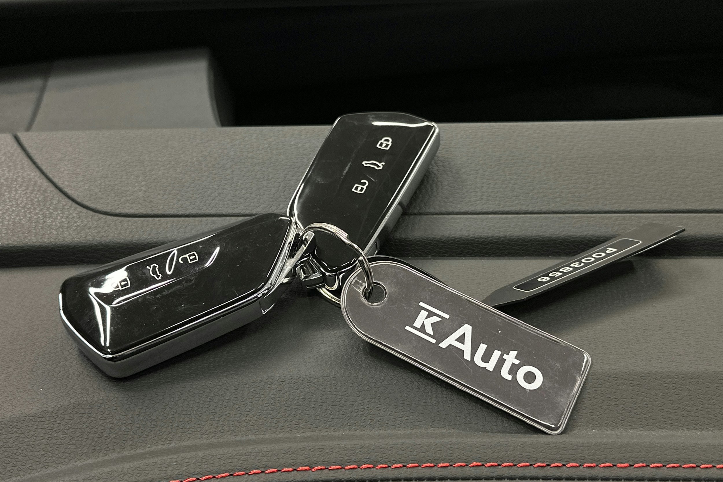 punainen Volkswagen ID.4 2024 kuva 35.