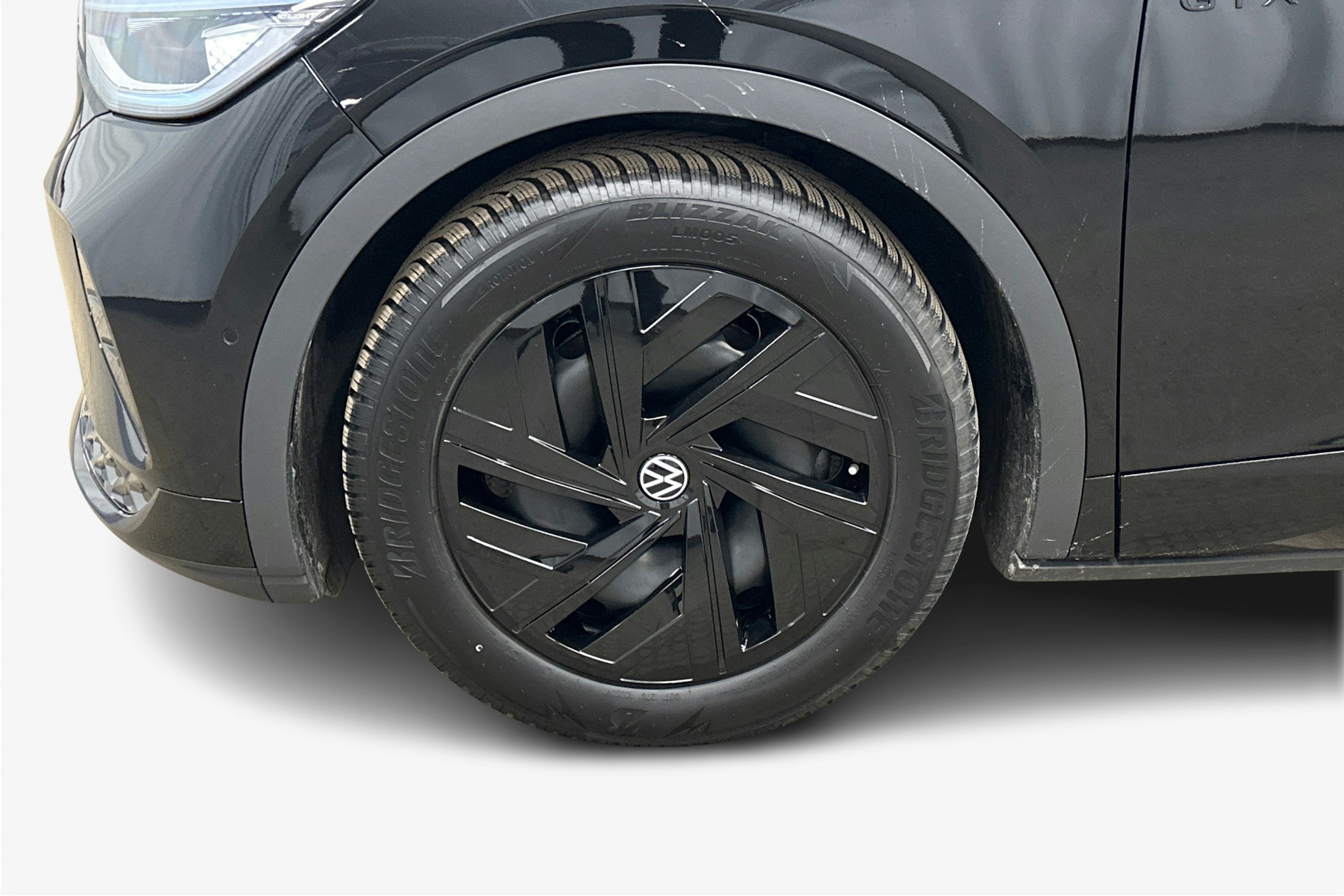 musta Volkswagen ID.4 2024 kuva 9.