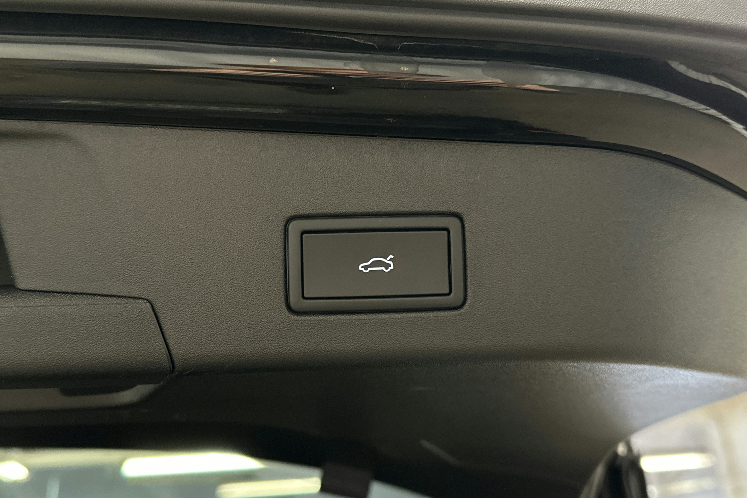 musta Volkswagen ID.4 2024 kuva 12.