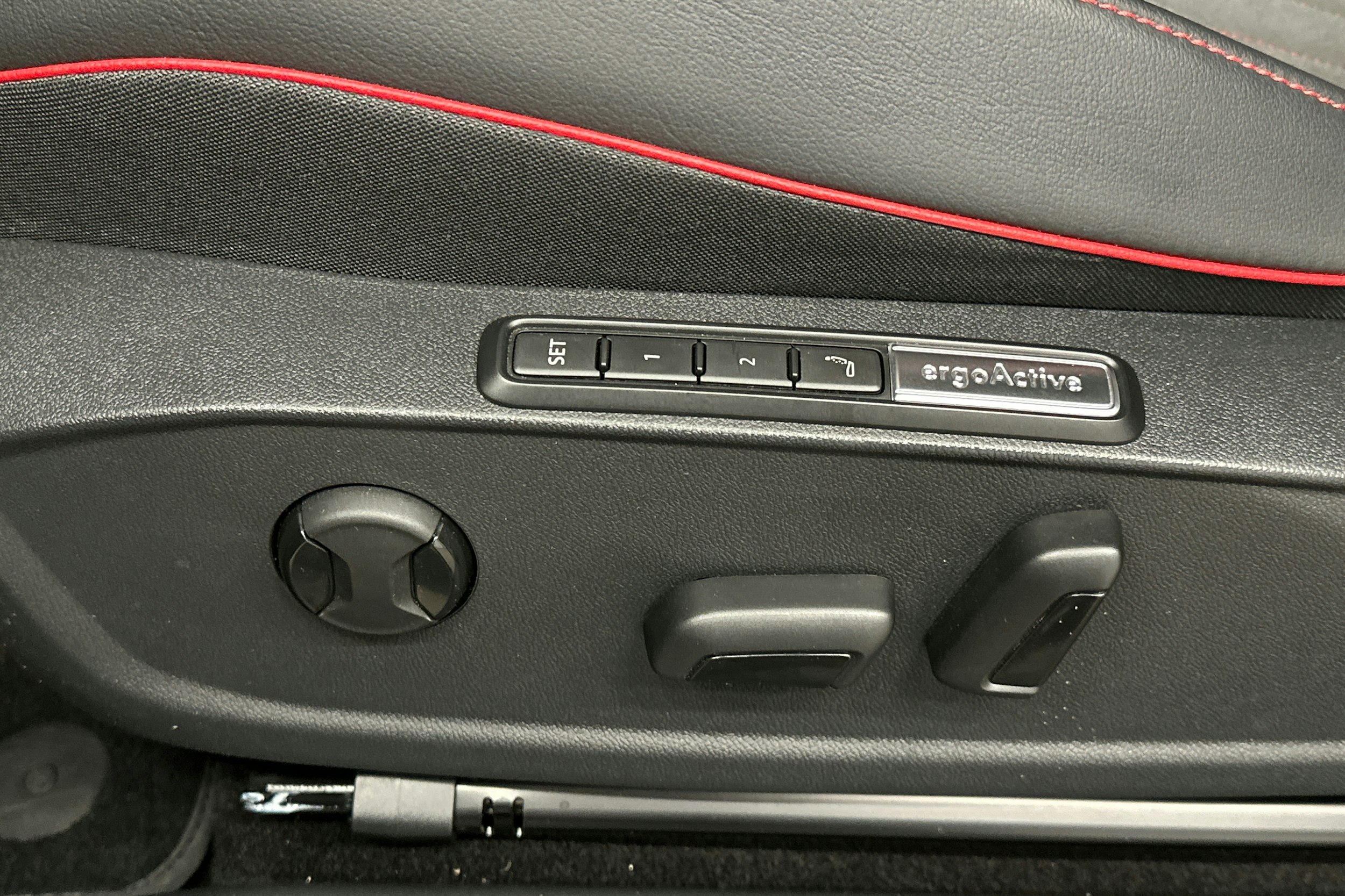 musta Volkswagen ID.4 2024 kuva 14.