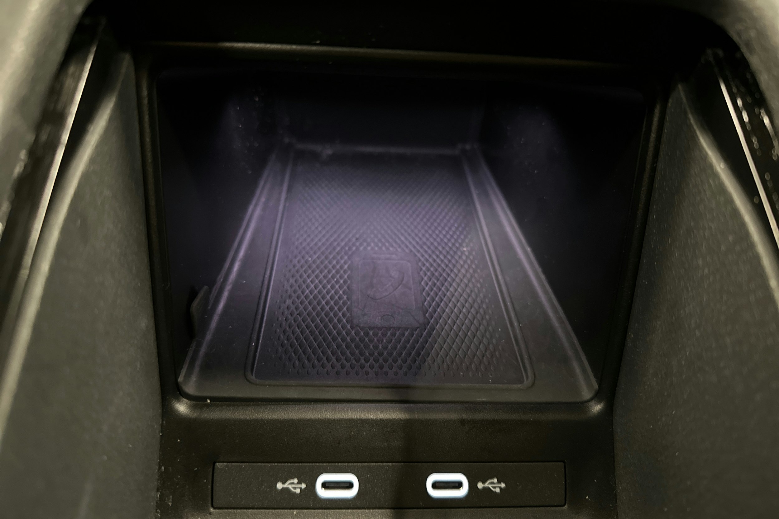 musta Volkswagen ID.4 2024 kuva 21.