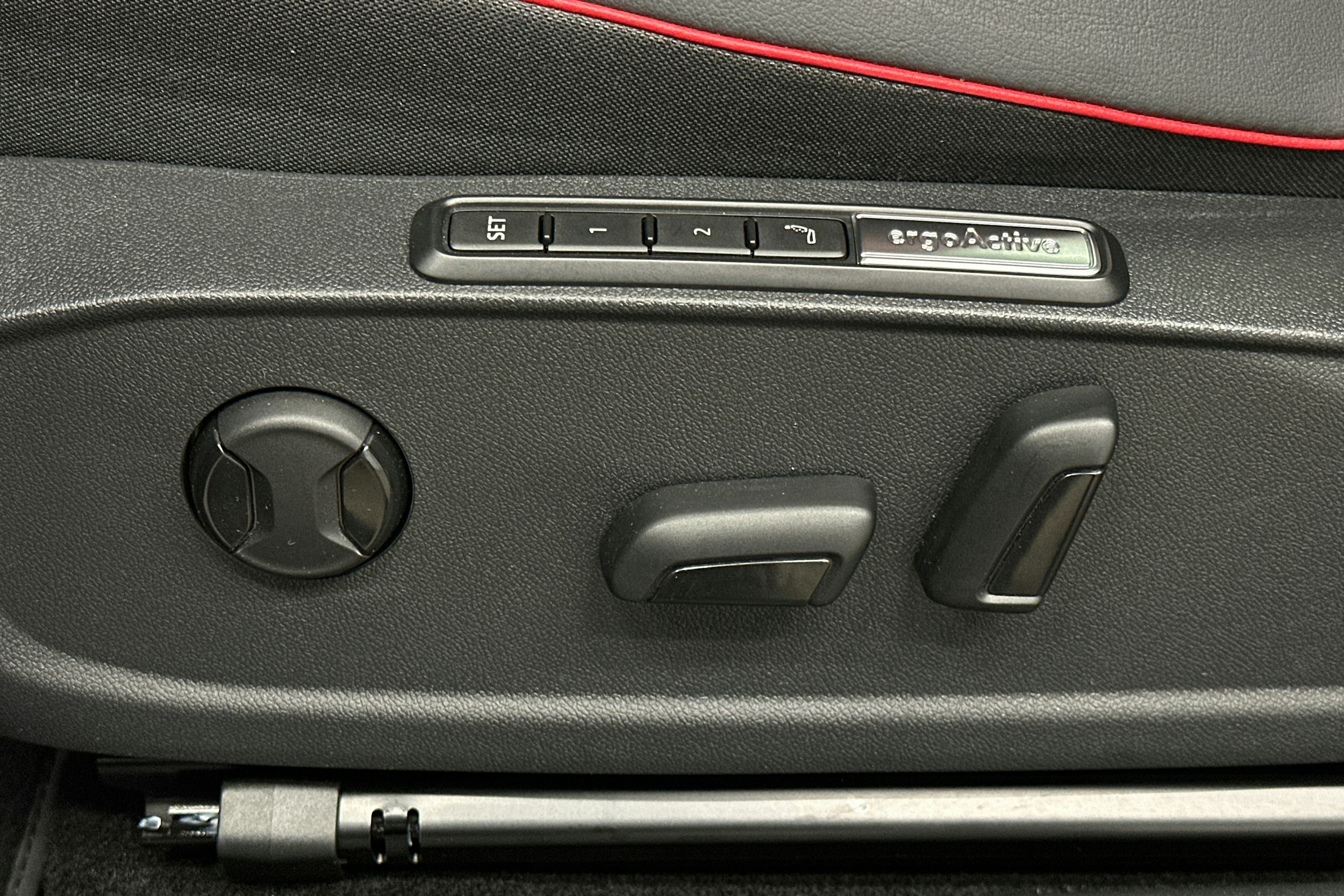 musta Volkswagen ID.4 2025 kuva 14.