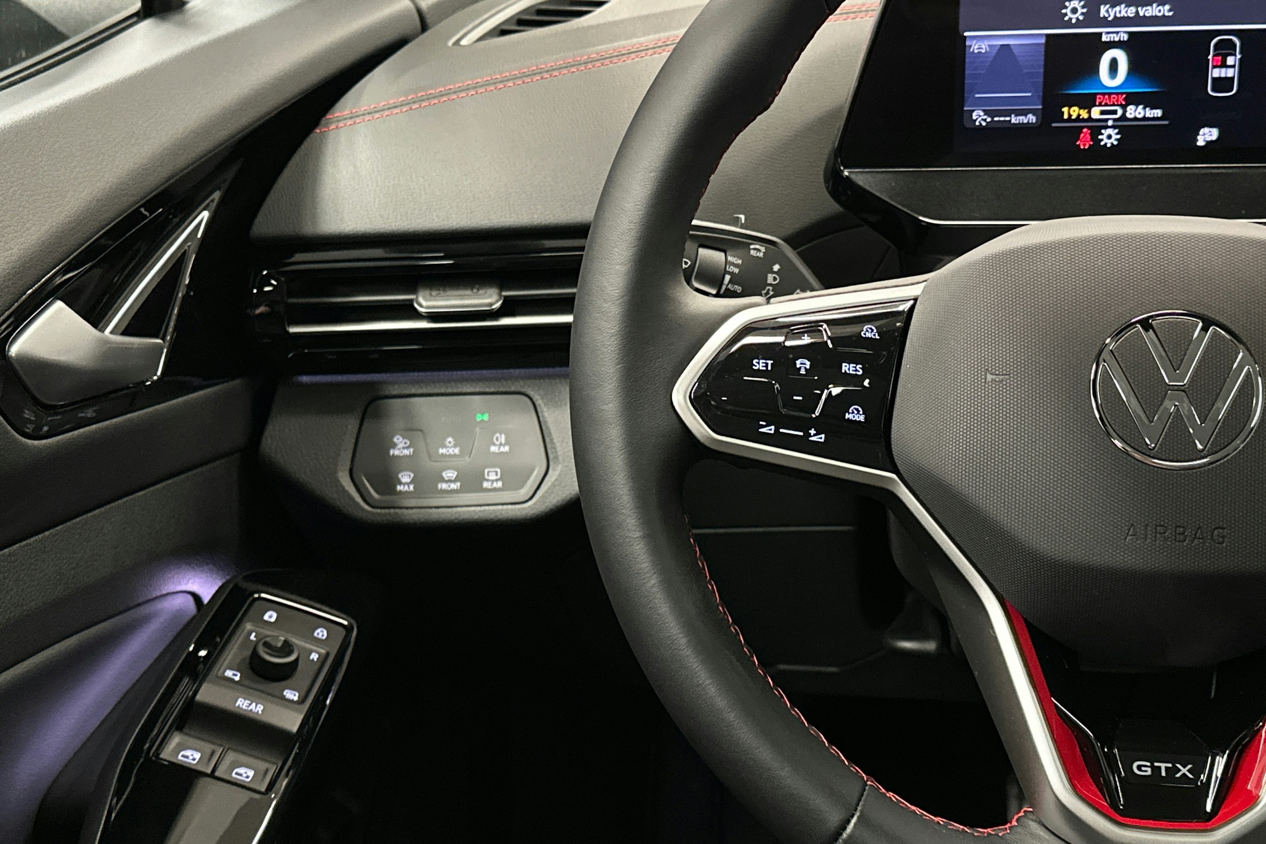 musta Volkswagen ID.4 2025 kuva 17.