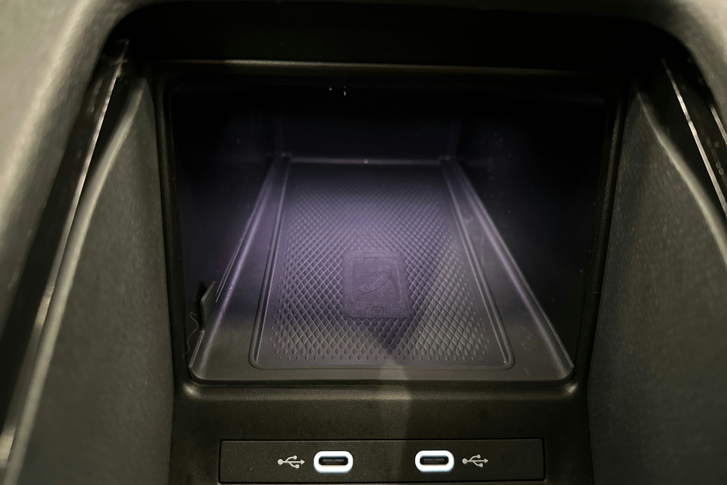 musta Volkswagen ID.4 2025 kuva 21.