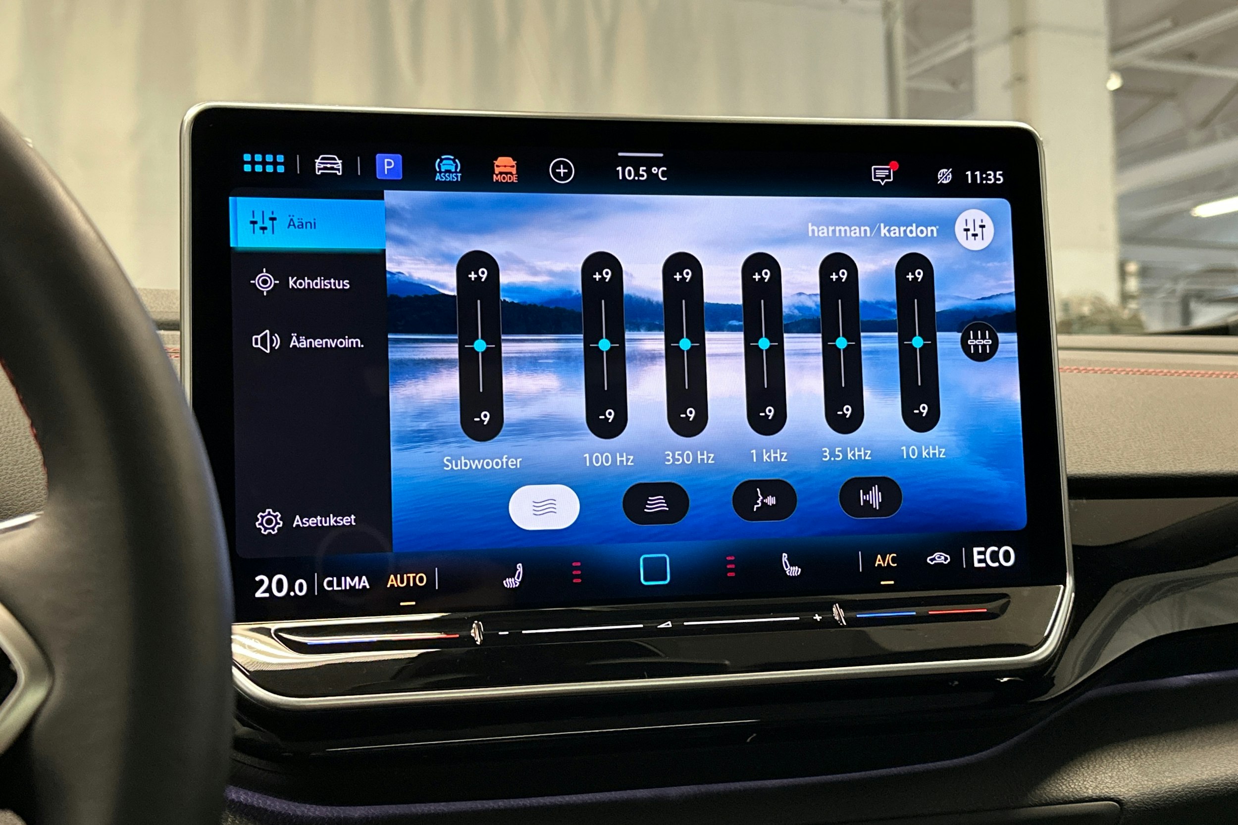 musta Volkswagen ID.4 2025 kuva 28.