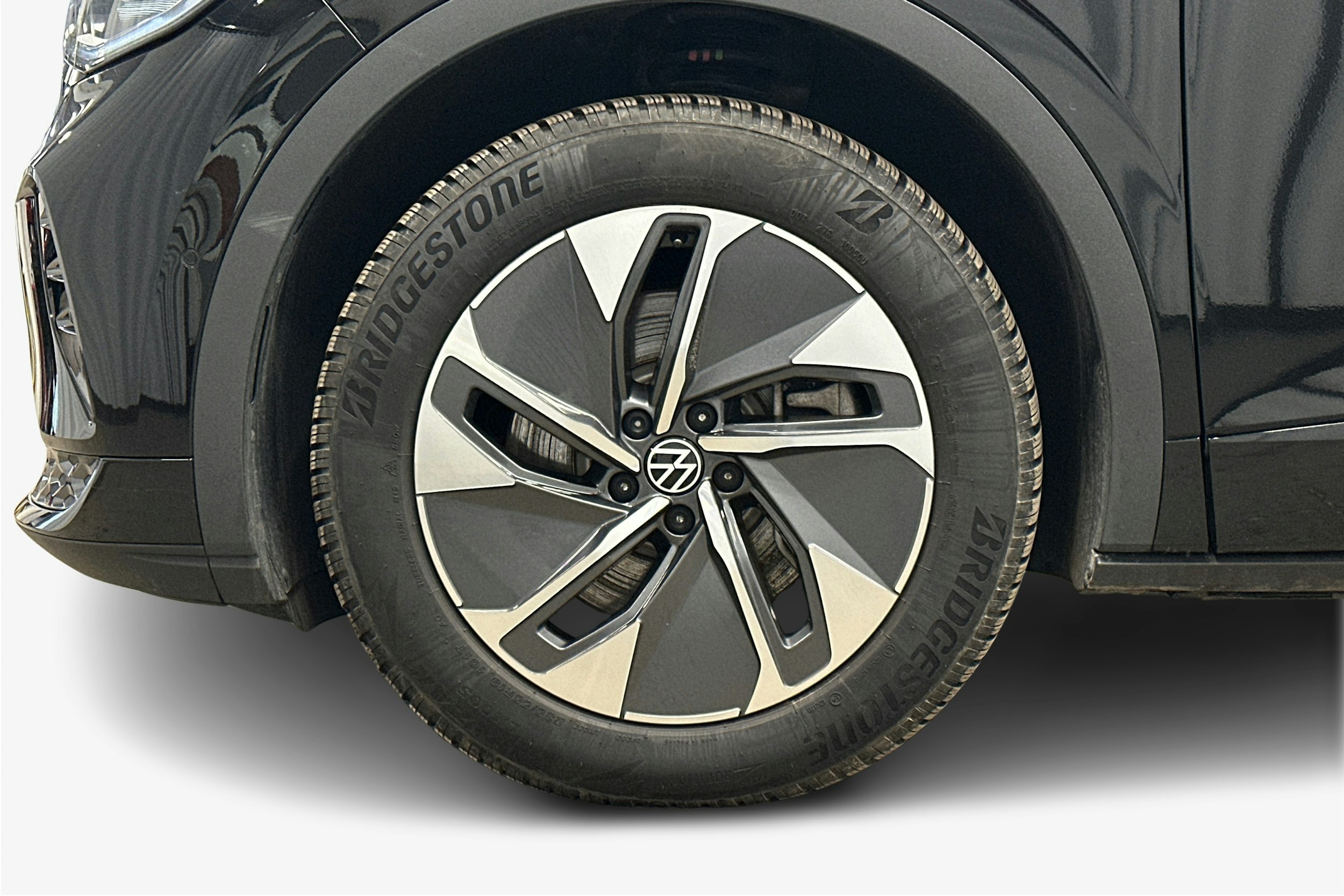 musta Volkswagen ID.4 2025 kuva 11.