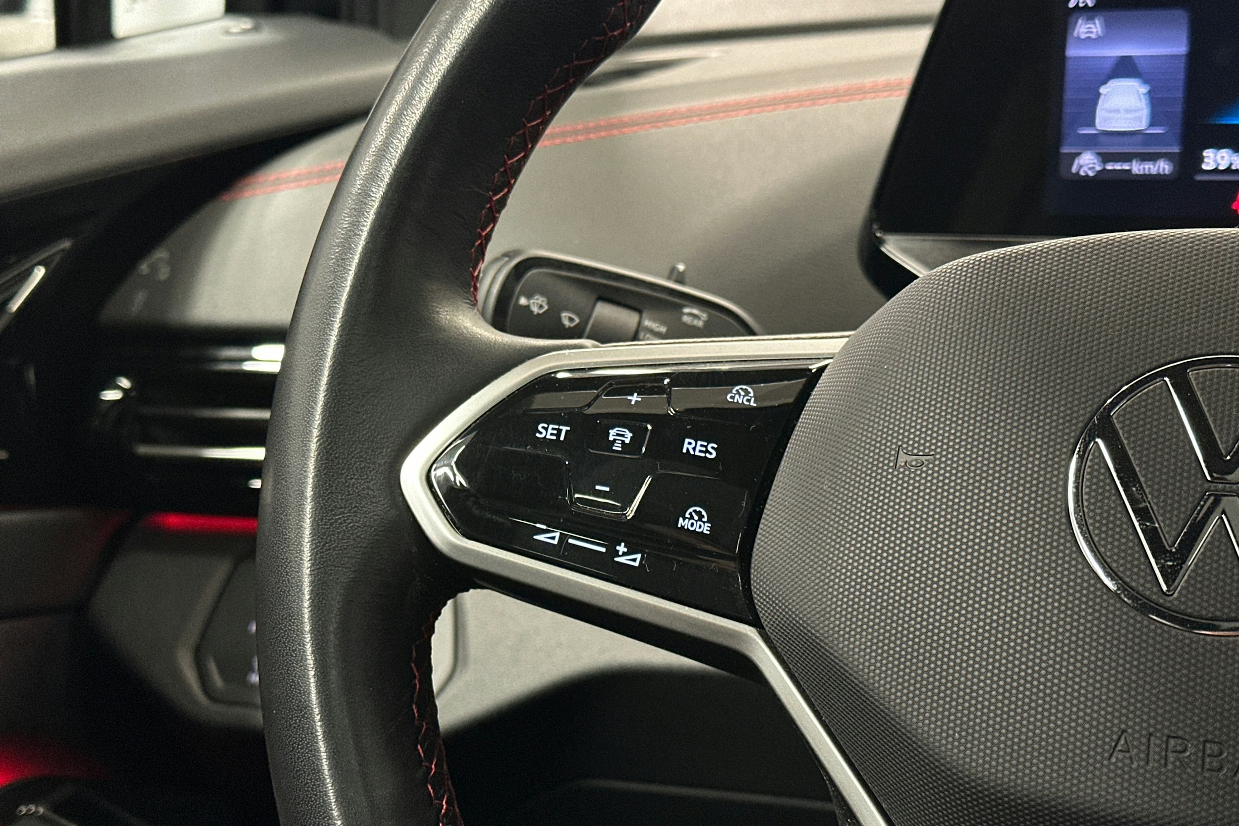 musta Volkswagen ID.4 2025 kuva 22.